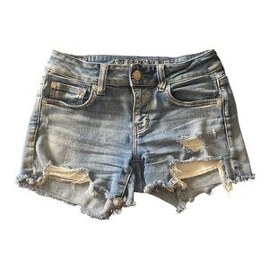 AMERICAN EAGLE-WOMENS SIZE 2-DISTRESSED DENIM SHORTS
